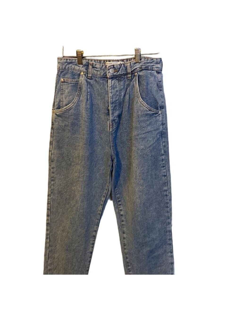 404.Acid Wash pleated front jeans. 27
